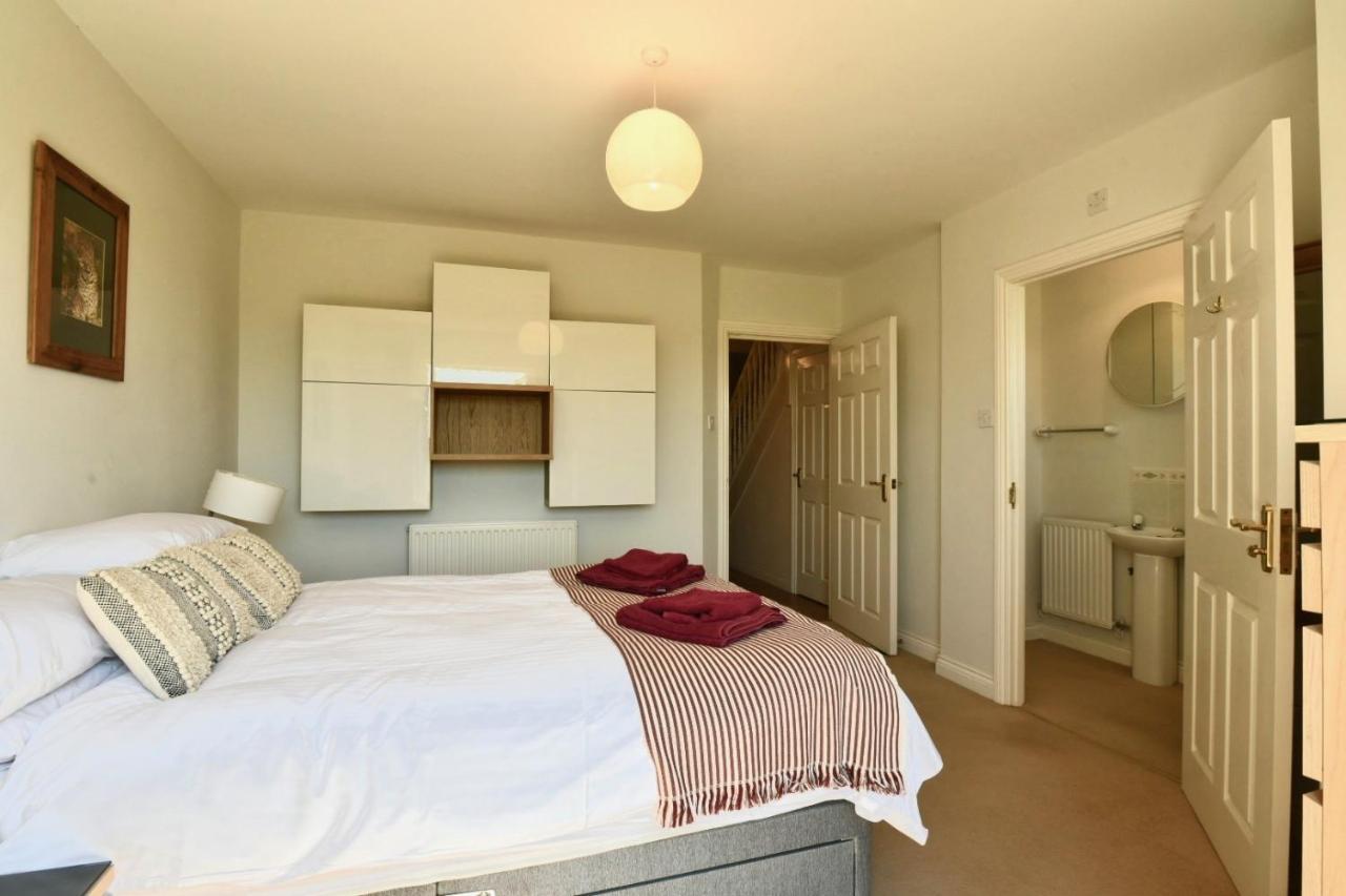47 Wetherby Way, 3 Bedrooms, Sleeps 6, Easy Walk To Town, Parking, Self Catering, Great View Стратфорд-апон-Эйвон Экстерьер фото
