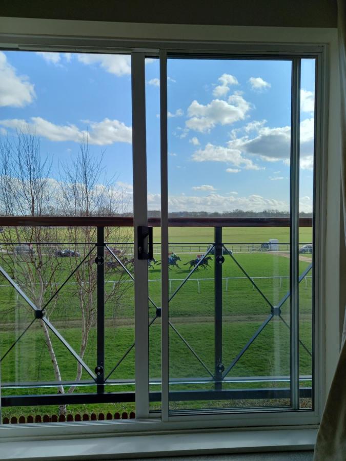 47 Wetherby Way, 3 Bedrooms, Sleeps 6, Easy Walk To Town, Parking, Self Catering, Great View Стратфорд-апон-Эйвон Экстерьер фото