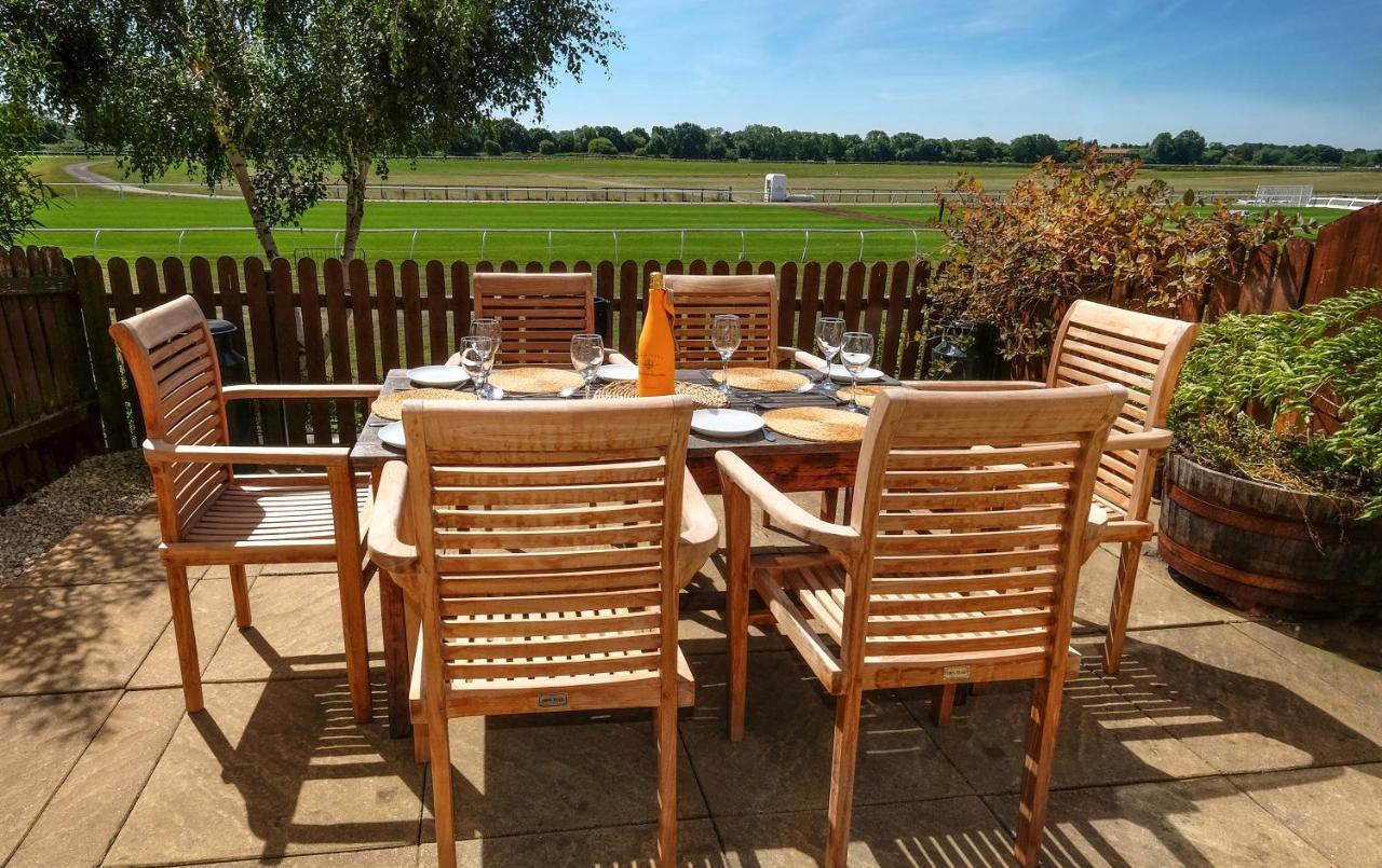 47 Wetherby Way, 3 Bedrooms, Sleeps 6, Easy Walk To Town, Parking, Self Catering, Great View Стратфорд-апон-Эйвон Экстерьер фото