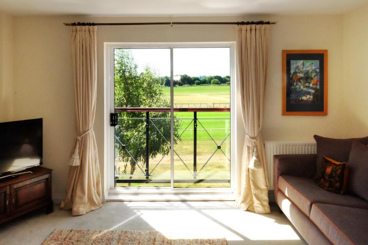 47 Wetherby Way, 3 Bedrooms, Sleeps 6, Easy Walk To Town, Parking, Self Catering, Great View Стратфорд-апон-Эйвон Экстерьер фото